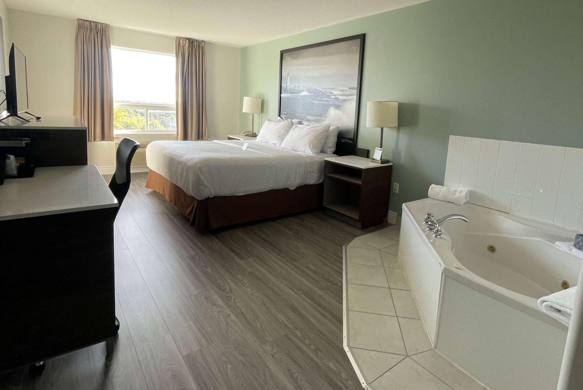 Super 8 By Wyndham Peterborough Hotel Exterior photo