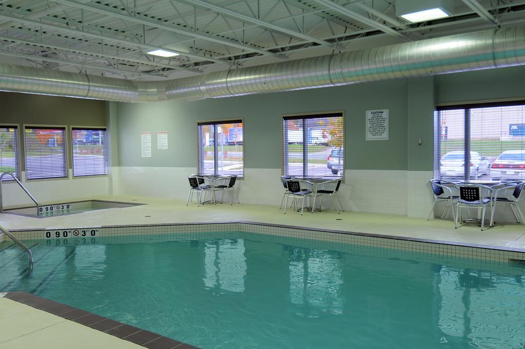 Super 8 By Wyndham Peterborough Hotel Facilities photo