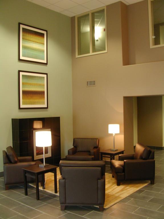Super 8 By Wyndham Peterborough Hotel Interior photo